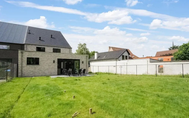 Modern Holiday Home in Ronse With Garden