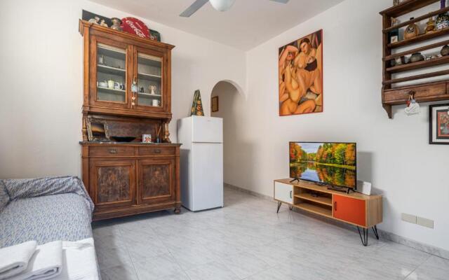 Deiva Marina Central Flat 300 mt from the Station