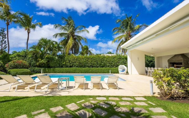 Villa Desiree 5BR Cocotal Luxury Villa Pool Maid