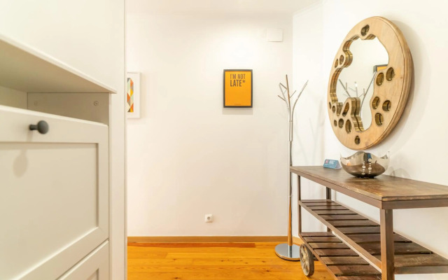 LV Premier Baixa PR2 Elevator City View Balcony