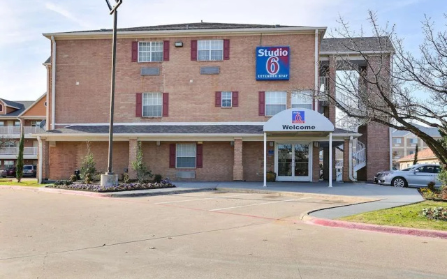 Plano Inn & Suites