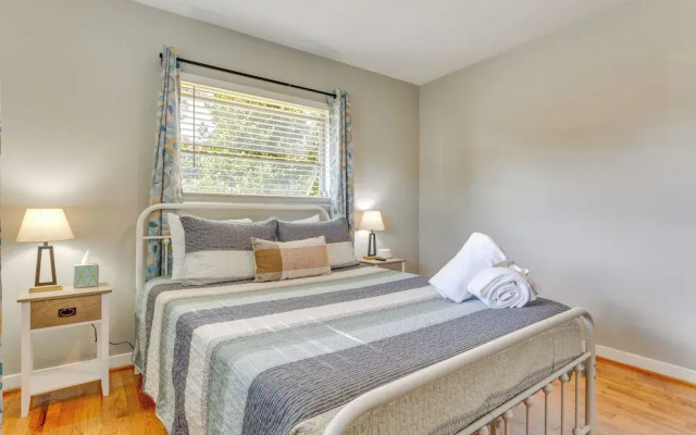 Stylish Pensacola Retreat w/ Patio & Grill!