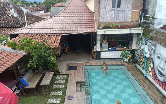 Arjuna Garden Homestay - Hostel