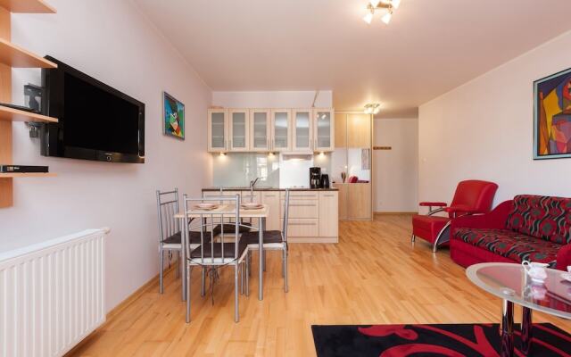 Apartments Chelmonskiego by Renters