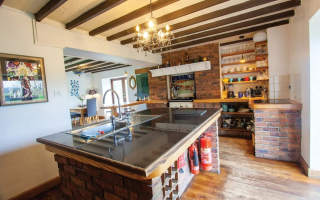 The Lake House Retreat - 7 Bedroom