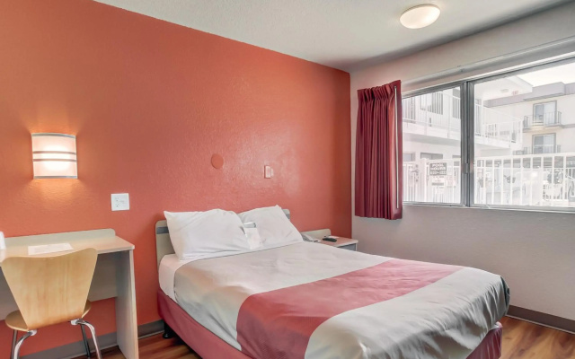 Motel 6 Medford, OR