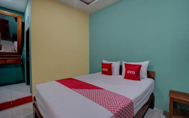 OYO 92896 Hotel Sahabat Syariah Near Plasa Telkom Bawean