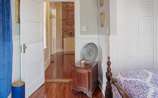 Newly Renovated Historic District Apt
