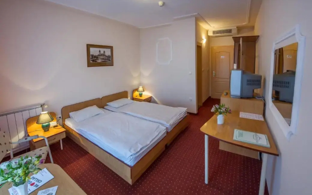 Platan Hotel