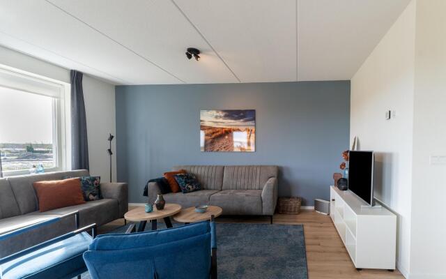 Fine holiday home 300 m from the Oosterschelde estuary