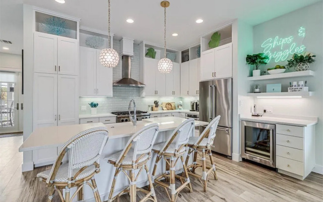 Ships and Giggles 276 HI