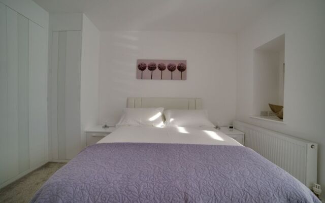 Cs Serviced Apartments