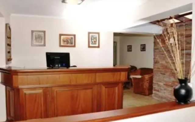 Hotel Ayres Colonia