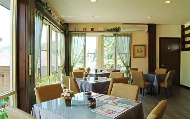 Chi Meng Rou Holiday Villa