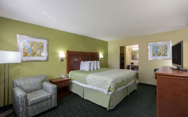 Days Inn & Suites by Wyndham Big Spring