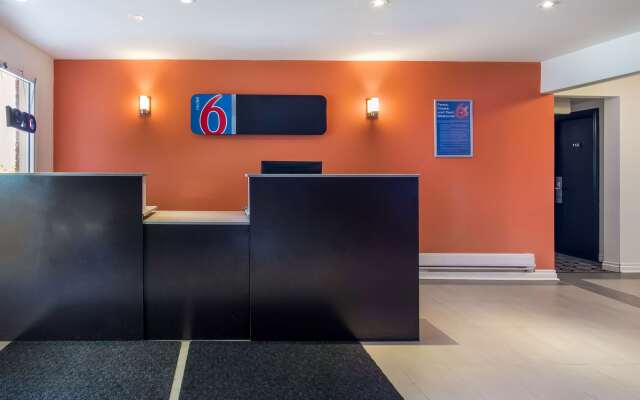 Motel 6 Sudbury, ON