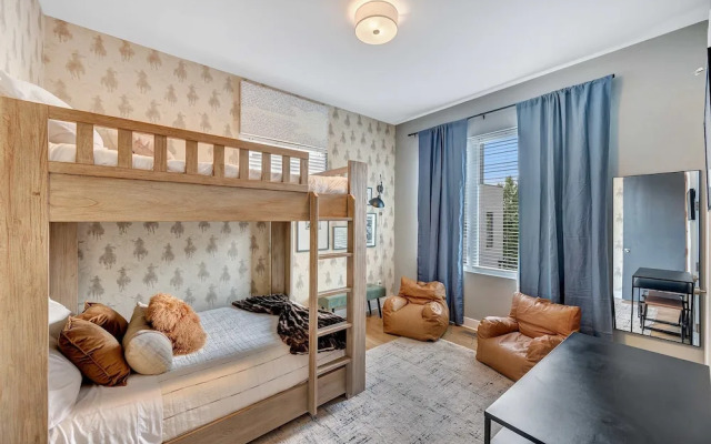 Rooftop Deck Shuffleboard BBQ Near Downtown