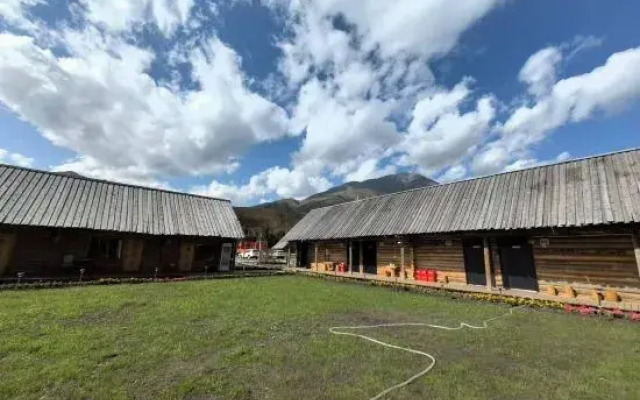 Hemu Nianshan Homestay