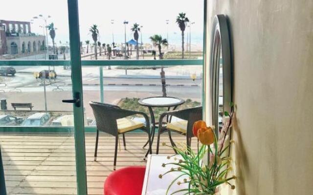 Sur La Mer Hotel