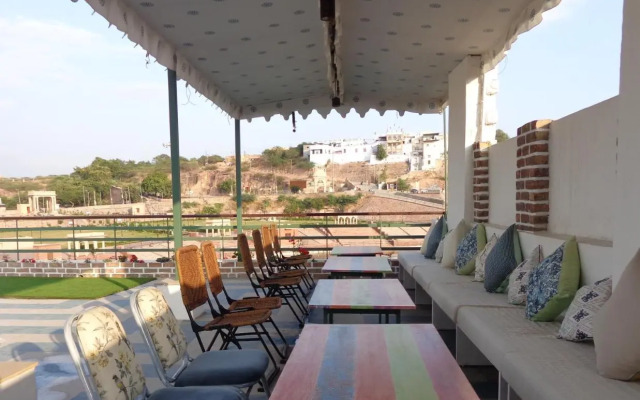 Lakeside Inn Ratanada