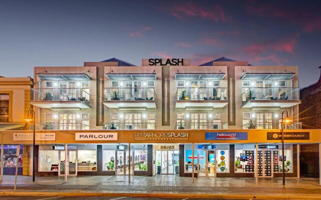 Semaphore Splash Apartments