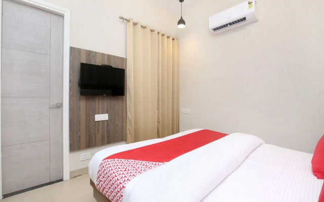 Oyo 17199 Hotel Clg Grand