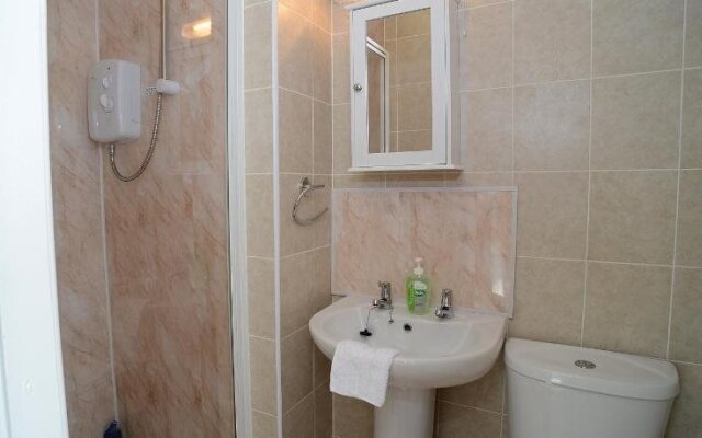 Lynmoore Guest House - BB