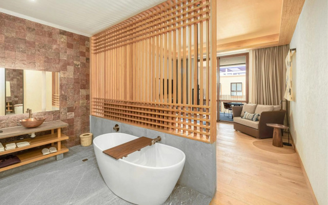 Cleviá, San Miguel de Allende, Autograph Collection