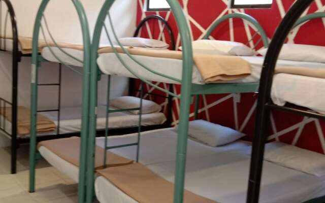 Spot On 90064 Bgh Hostel Lama