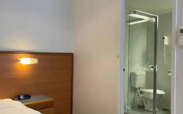 Unwind Adelaide City Studio No 435