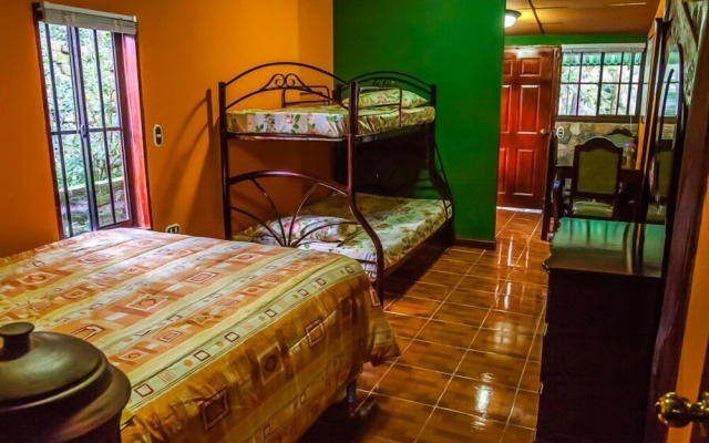 Paso Del Alaska Resort