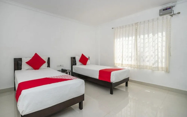 Hotel Cosmopolitan By OYO Rooms