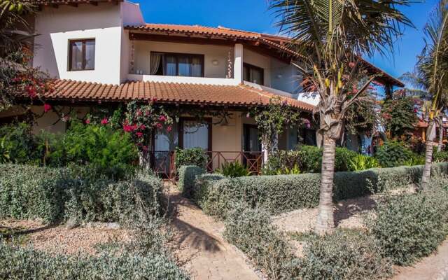 AJP Holidays - Porto Antigo 2 Beachfront Apartment