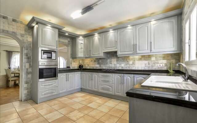 Villa - 3 Bedrooms with Pool and WiFi - 107478