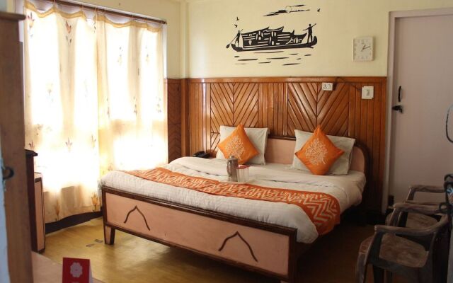 OYO 12782 Hotel Sweet Home