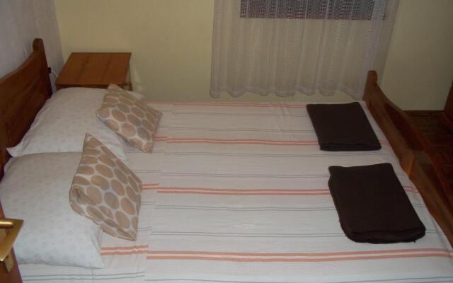 Apartment Duskica - close to the sea: A1 Petrcane, Zadar riviera