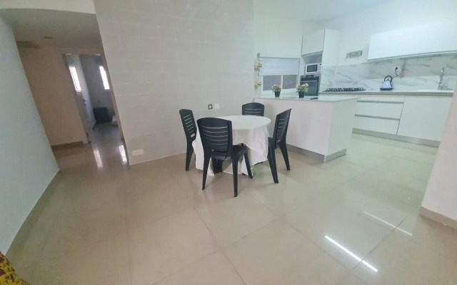 Ashkelon apartment near the beach