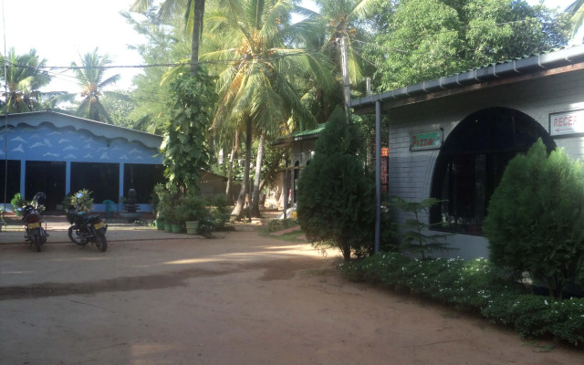 Puleys Balmoral Hotel and Rest House