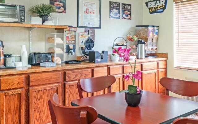 Travelodge by Wyndham San Antonio Downtown Northeast