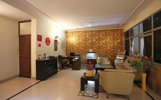 OYO DEL353 Murti Palace BED & BREAKFAST (Under the scheme of All India )