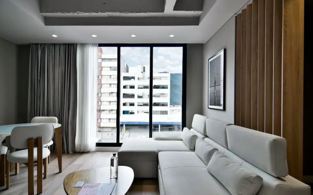 w Elegant 1BR w/ Great Deco in Unicentro