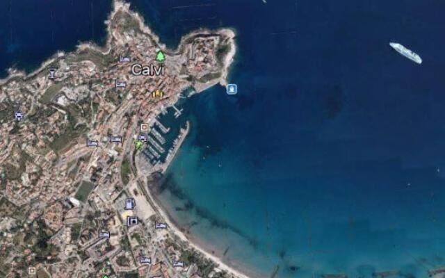 T2 neuf bord de plage - terrasse - CALVI