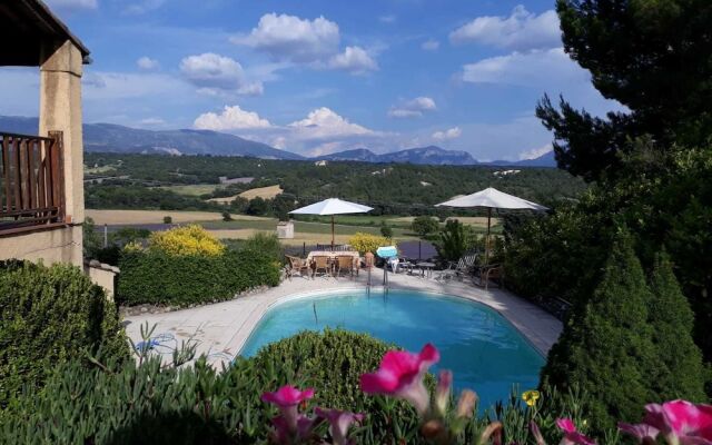 ORGANIC PROVENCE. Maison