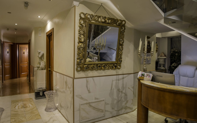 Luxury Rooms H 2000 Roma
