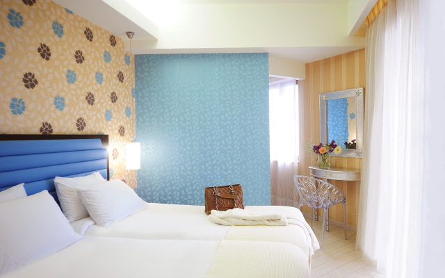 Steris Elegant Beach Hotel & Apartments