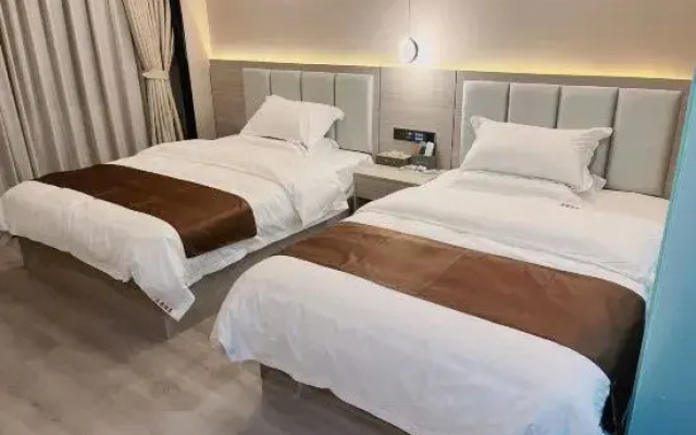 Lancang Yaliang Hotel