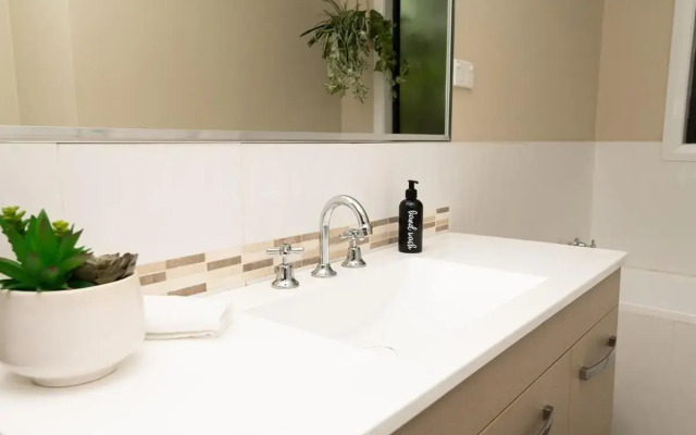 Phillip Villa, Modern & Fresh, Close to Town, Free Wifi