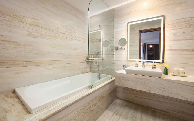 The Oriental Jade Hotel