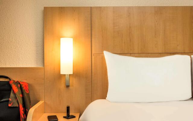 Отель Ibis Paris Montmartre Sacré-Coeur