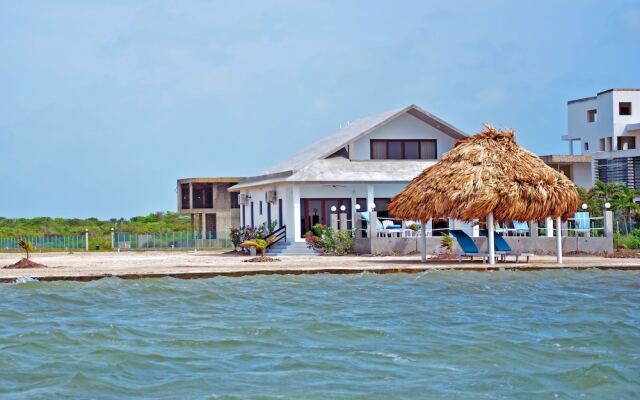 Casas de la Caye Villas